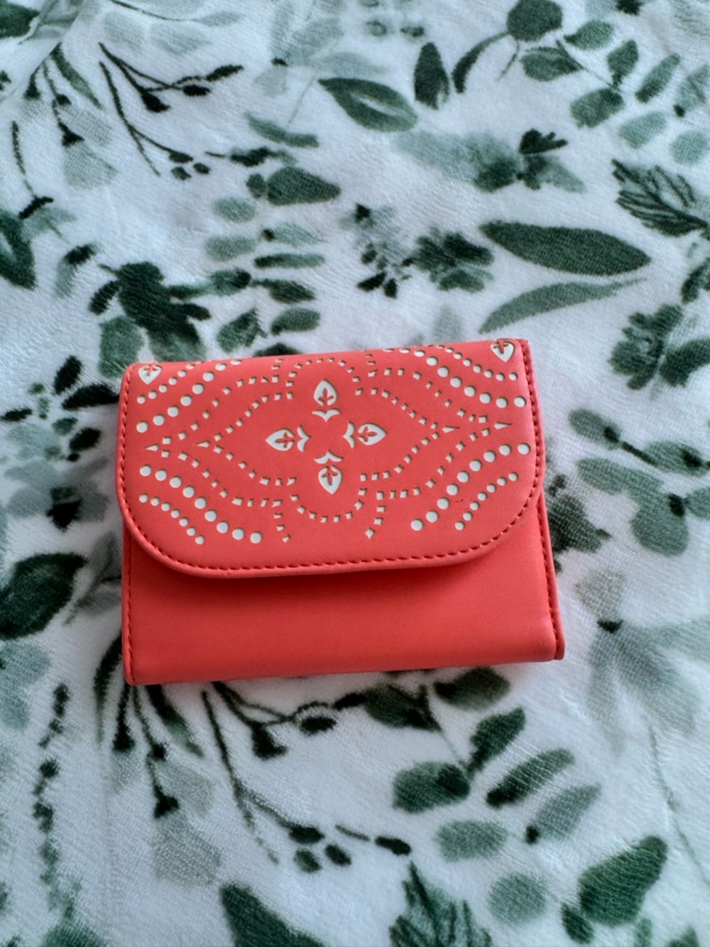 Vera Bradley Coral Laser-Cut Compact Wallet - Women Bags